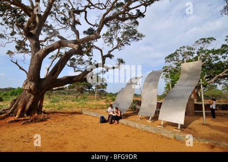 Il restante delle fondazioni di edifici, causata dallo tsunami, dalla spiaggia a Yala National Park nello Sri Lanka Foto Stock