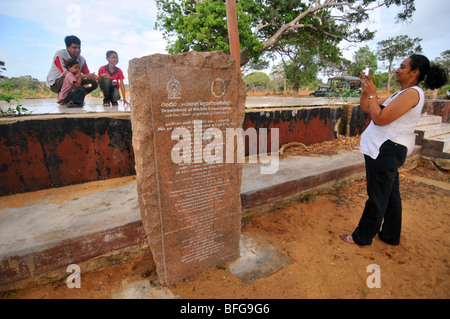 Il restante delle fondazioni di edifici, causata dallo tsunami, dalla spiaggia a Yala National Park nello Sri Lanka Foto Stock