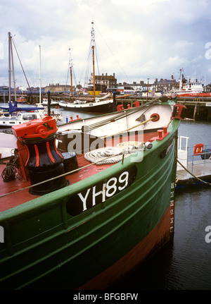 Regno Unito, Inghilterra, Suffolk, Lowestoft Marina, Lydia Eva ormeggiata in banchina Foto Stock