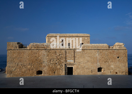 Kato Paphos Fort medievale con palcoscenico costruito intorno al porto anteriore repubblica di Cipro in Europa Foto Stock