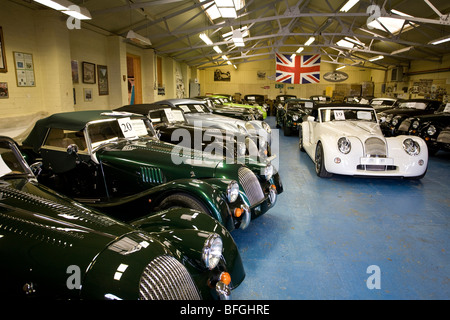Morgan Roadster automobili in attesa collezione al Motor Motor Car Company, Link Malvern, Worcestershire, Regno Unito. Foto Stock