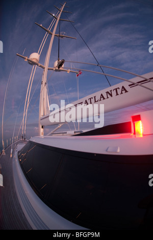 La barca a vela atlanta all'alba in Bahamas Foto Stock