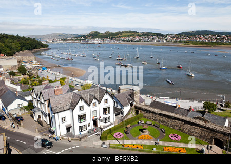 L'estuario del fiume Conwy a Conwy (Conway) visto dal Castello, Conwy, Galles Foto Stock