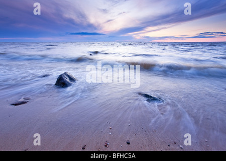 Il Lago Winnipeg al crepuscolo. Lester Beach, Manitoba, Canada. Foto Stock