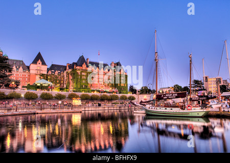 Victoria Inner Harbour con Empress Hotel, Victoria, Colombia britannica, Canada Foto Stock