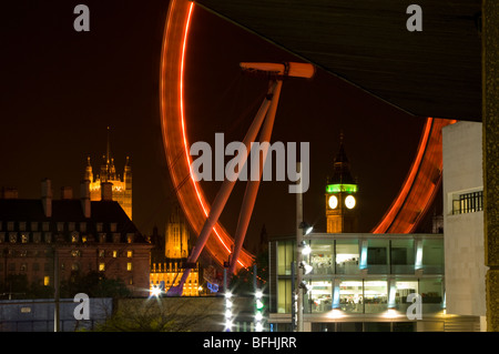 Europa, Regno Unito, Inghilterra, Londra, Big Ben ruota millenium skyline tramonto Foto Stock