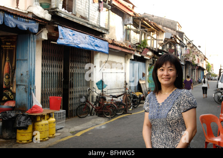 Ragazza cinese in posa di Melaka, strade di Malacca, beni di antiquariato, Jonker Street ragazza cinese, Melaka mercato, Francesco Saverio Foto Stock