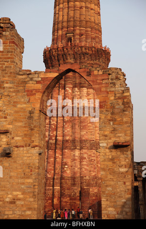 Architettura dettagli al Qutab Minar complesso, New Delhi, India. Foto Stock