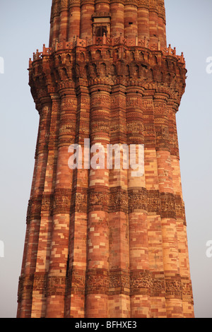 Architettura dettagli al Qutab Minar complesso, New Delhi, India. Foto Stock