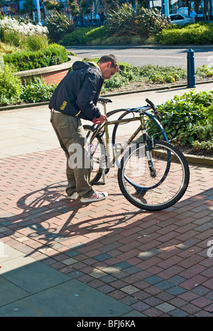 Posto di,parco e pedale sicuro per le biciclette in Inghilterra Foto Stock