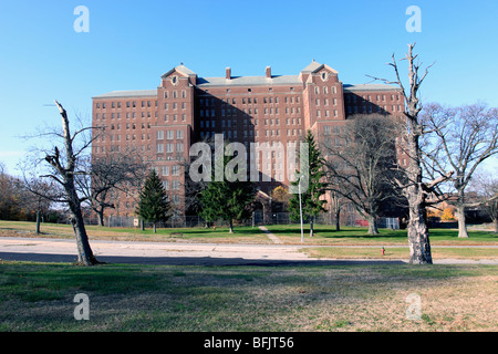 Edificio 93 all'abbandonato Kings Park ospedale psichiatrico, Long Island, NY Foto Stock