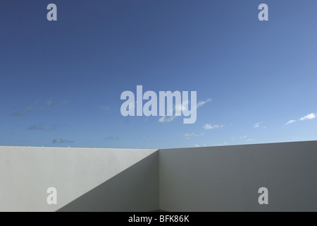 Nuvole nel cielo blu Foto Stock