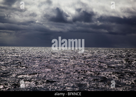 Vista da Ardrossan South Beach in fuori verso il Firth of Clyde Foto Stock