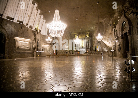 La santa Kinga la cappella nella miniera di sale di Wieliczka. Vicino a Cracovia in Polonia. Foto Stock