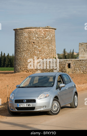 Argento Fiat Punto a Maiorca, Maiorca, Spagna. Foto Stock