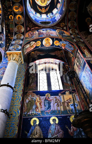 Interno del cristiano ortodosso, chiesa di San Giorgio in Topola, Serbia Foto Stock