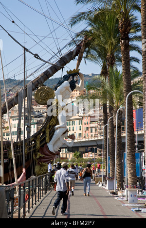 Polena del galeone utilizzato in Roman Polanski film Pirati!, Genova, Italia Foto Stock