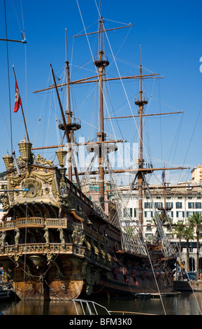 Galeone utilizzato in Roman Polanski film Pirati!, Genova, Italia Foto Stock
