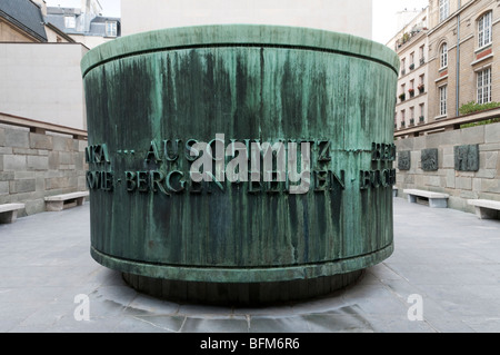 Il cilindro nel museo commemorativo di Holocaust, Parigi, Francia Foto Stock