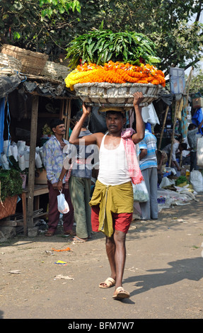 Il mercato dei fiori, Malik Ghat, Kolkata o Calcutta, West Bengal, India Foto Stock