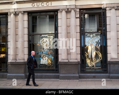 Gucci Natale display, Old Bond Street, Mayfair, London, England, Regno Unito Foto Stock