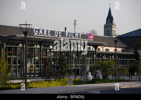 La Vichy stazione ferroviaria, rinnovato nel 2009 (Allier - Francia). Gare SNCF de Vichy rénovée en 2009 (Allier - Auvergne - Francia). Foto Stock