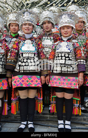 Cina, Guizhou, Xijiang, edifici in legno Miao Anno Nuovo festival celebrazioni Foto Stock