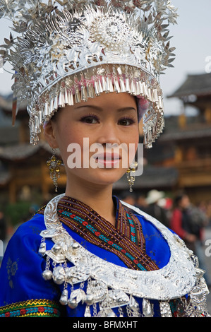 Cina, Guizhou, Xijiang, edifici in legno Miao Anno Nuovo festival celebrazioni Foto Stock