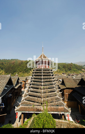 Cina, Guizhou, Zhaoxing Dong, Villaggio Torre del Tamburo Foto Stock