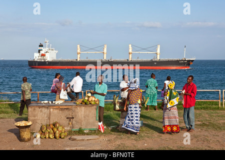 Kenya Mombasa. Storico Forte Gesù, costruita dai Portoghesi nel 1593, è situato all'entrata del vecchio porto Dhow. Foto Stock