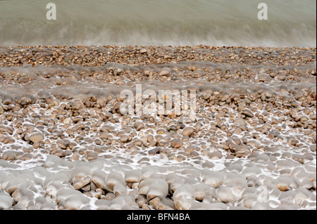 Formazioni di ghiaccio lungo il lago Manitoba litorale all'inizio dell'inverno, ripida roccia, Manitoba, Canada Foto Stock