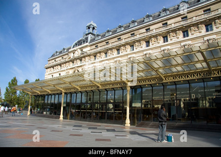 Esterno del Musee d'Orsay a Parigi, Francia. Foto Stock