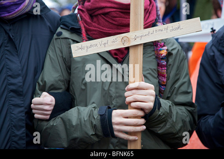 I manifestanti richiedono la chiusura della Scuola delle Americhe Foto Stock