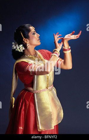 Danza classica indiana Kathak ; India ; Asia - MR 332 Foto Stock