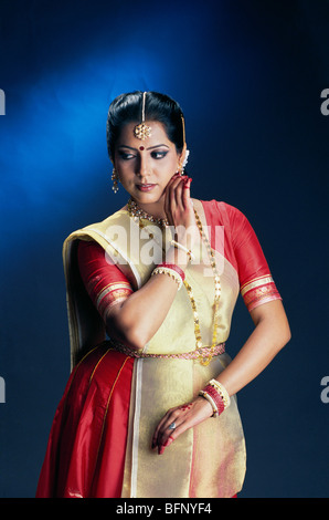 Danza classica indiana Kathak ; India ; Asia - MR 332 Foto Stock