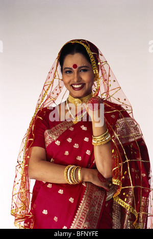 In Bengali sposa indiana in abito da sposa India Signor#145 Foto Stock