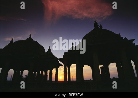 Bada Bagh ; Barabagh ; chhatri cenotafs reale ; Jaisalmer ; Rajasthan ; India ; Asia Foto Stock