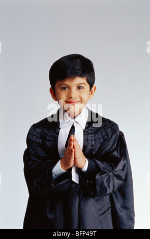 VDA 63558 : Boy vestito come avvocato nella posa di benvenuto signor#499 Foto Stock