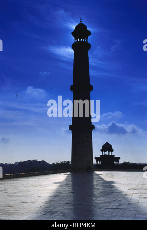 Minaret Taj Mahal ; Agra ; Uttar Pradesh ; India ; asia Foto Stock