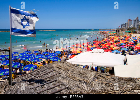 Spiaggia e mare mediterraneo a Tel Aviv, Israele, Medio Oriente Foto Stock