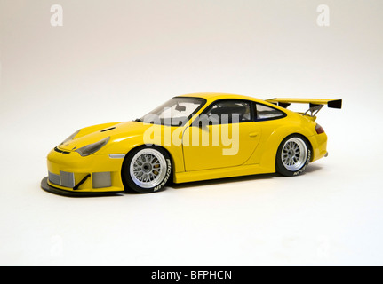 PORSCHE 911 GT3 RSR nel modello di colore giallo Foto Stock