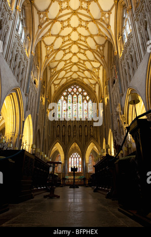 La navata e cudiero interno Cattedrale di Wells Somerset England Regno Unito Regno Unito GB Gran Bretagna Isole britanniche in Europa Foto Stock