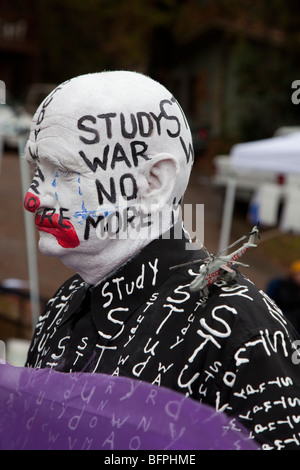 I manifestanti richiedono la chiusura della Scuola delle Americhe Foto Stock