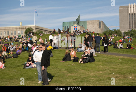 Famiglie islandese per celebrare la Giornata Nazionale, Reykjavik, Islanda Foto Stock