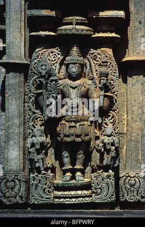 MAA 66565 : cesellato minuziosamente la statua di Vishnu in Sree Chennakeshava tempio ; Belur ; Karnataka ; India Foto Stock