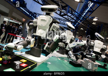 "Nextage' robot umanoidi, prodotta da Kawada, sul display all'International Robot Exhibition 2009 Foto Stock