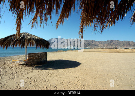 La spiaggia al Coral Hotel Hilton, Nuweiba, Egitto. Foto Stock