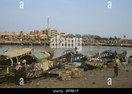 Città di porto di Mopti sul Fiume Niger Foto Stock