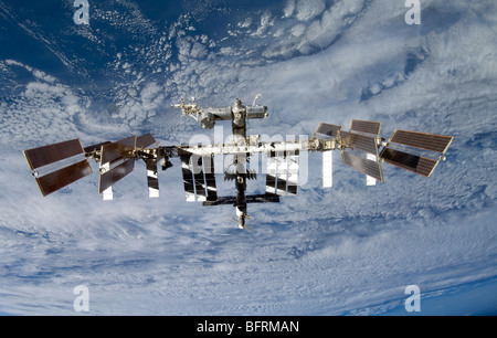 Stazione Spaziale Internazionale backdropped contro la terra. Foto Stock
