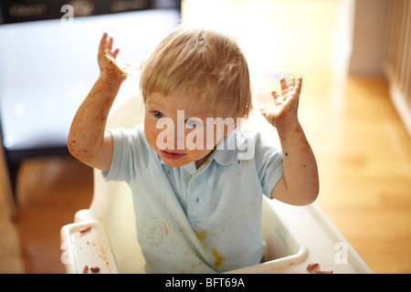 Alta sedia per sedersi a mangiare posizione per i bambini in un fast  food.Utilizzare baby